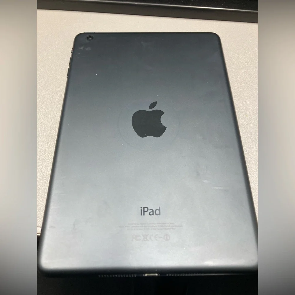 Apple 1st Generation iPad Mini tablet 16GB Wi-Fi Black/Slate MD528LL/A